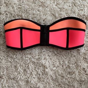 Triangl bikini top!!